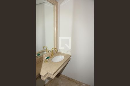 Apartamento à venda com 305m², 4 quartos e 4 vagas Apartamento à venda com 305m², 4 quartos e 4 vagasLavabo