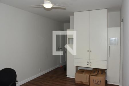 Apartamento à venda com 305m², 4 quartos e 4 vagas Apartamento à venda com 305m², 4 quartos e 4 vagasSuíte 3