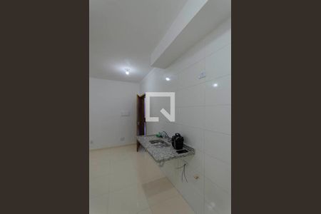 Sala e Cozinha Integrada de casa de condomínio para alugar com 2 quartos, 38m² em Jardim Maringá, São Paulo