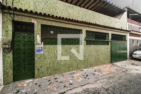 Casa para alugar com 133m², 3 quartos e 1 vaga Casa para alugar com 133m², 3 quartos e 1 vagaFachada