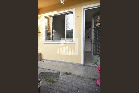 Casa de condomínio para alugar com 65m², 2 quartos e 1 vagaEntrada