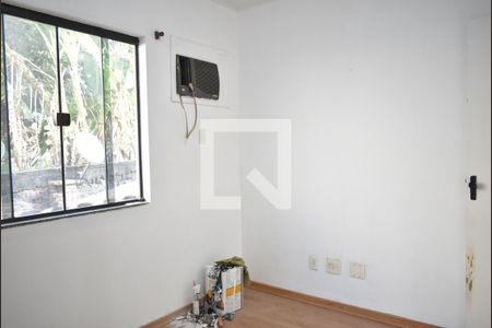 Quarto 1 de casa de condomínio para alugar com 2 quartos, 65m² em Campo Grande, Rio de Janeiro