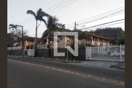 Casa de condomínio para alugar com 65m², 2 quartos e 1 vagaFachada do condomínio