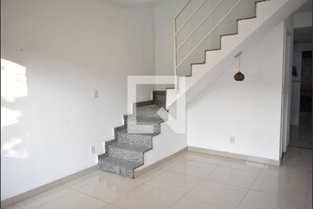 Sala de casa de condomínio para alugar com 2 quartos, 65m² em Campo Grande, Rio de Janeiro