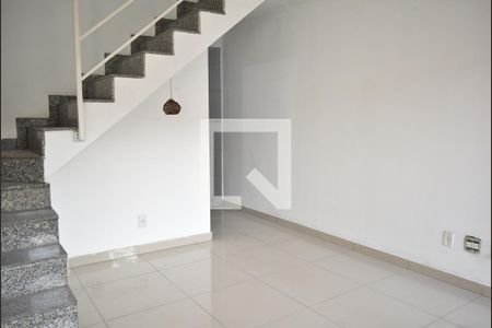 Sala de casa de condomínio para alugar com 2 quartos, 65m² em Campo Grande, Rio de Janeiro