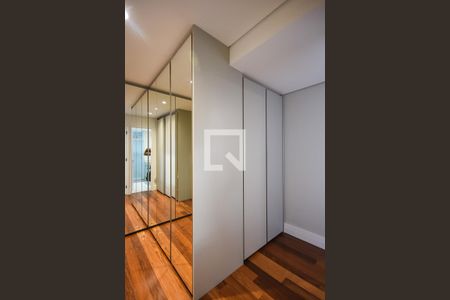 Apartamento à venda com 250m², 4 quartos e 4 vagasArmário da suíte 4