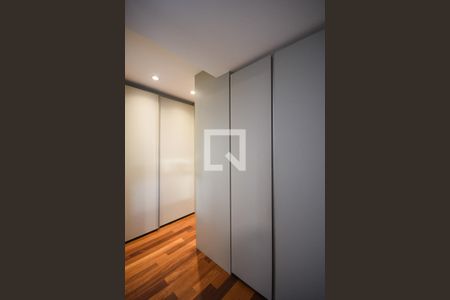 Apartamento à venda com 250m², 4 quartos e 4 vagasArmário da suíte 4