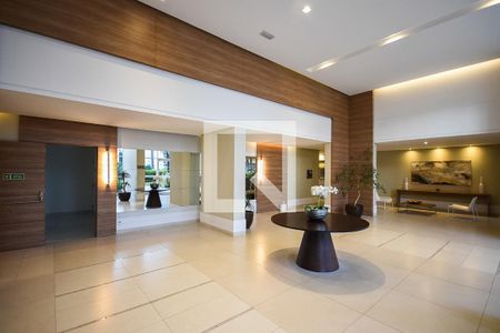 Apartamento à venda com 250m², 4 quartos e 4 vagasHall social