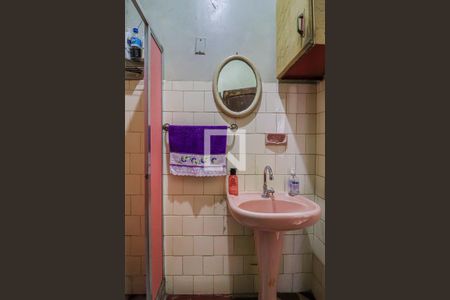 Casa à venda com 167m², 3 quartos e 2 vagasBanheiro