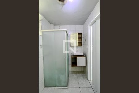 Apartamento à venda com 65m², 2 quartos e sem vaga Apartamento à venda com 65m², 2 quartos e sem vagaBanheiro