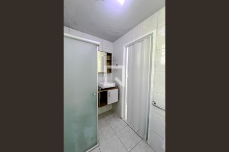 Apartamento à venda com 65m², 2 quartos e sem vaga Apartamento à venda com 65m², 2 quartos e sem vagaBanheiro