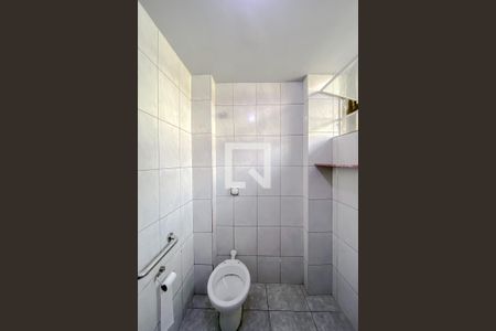 Apartamento à venda com 65m², 2 quartos e sem vaga Apartamento à venda com 65m², 2 quartos e sem vagaBanheiro