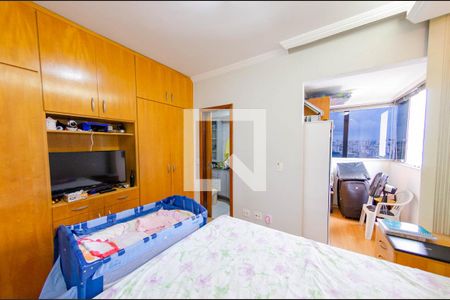 Apartamento à venda com 185m², 3 quartos e 2 vagas Apartamento à venda com 185m², 3 quartos e 2 vagasSuíte