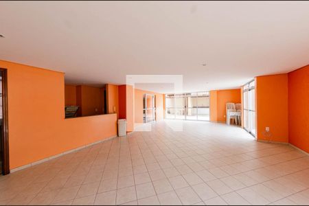 Apartamento à venda com 185m², 3 quartos e 2 vagas Apartamento à venda com 185m², 3 quartos e 2 vagasSalão de festas