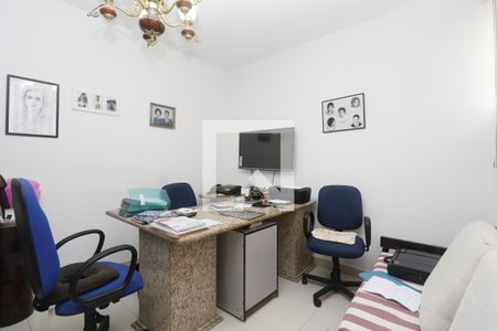 Casa para alugar com 400m², 4 quartos e 5 vagasEscritório 1