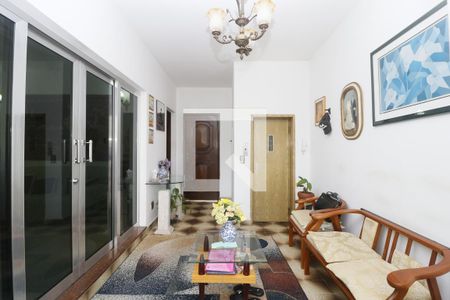 Casa para alugar com 400m², 4 quartos e 5 vagasHall e elevador