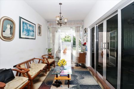 Casa para alugar com 400m², 4 quartos e 5 vagasHall e elevador