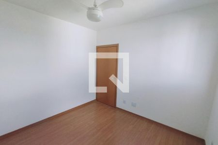 Dormitório 01 de apartamento para alugar com 2 quartos, 43m² em Recreio das Acacias, Ribeirão Preto