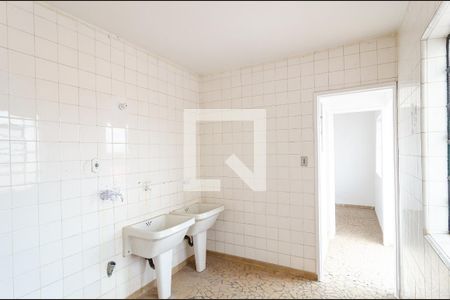 Casa à venda com 370m², 3 quartos e 3 vagasLavanderia