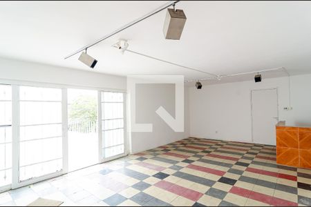 Casa à venda com 370m², 3 quartos e 3 vagasSalão de Festas