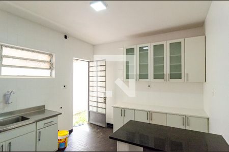 Casa à venda com 370m², 3 quartos e 3 vagasCozinha