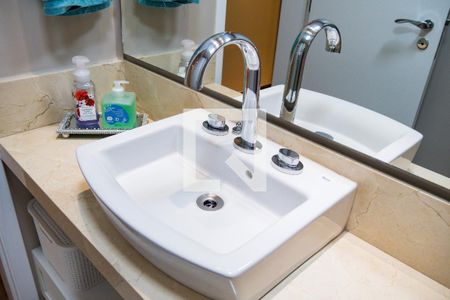 Apartamento à venda com 197m², 3 quartos e 4 vagasBanheiro da Suíte 1