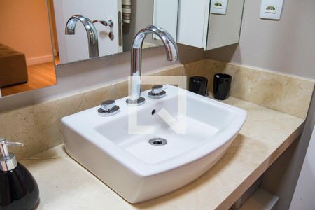 Apartamento à venda com 197m², 3 quartos e 4 vagasBanheiro da Suíte 2