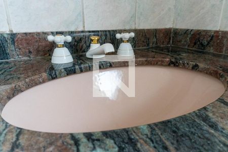 Apartamento à venda com 135m², 3 quartos e 1 vaga Apartamento à venda com 135m², 3 quartos e 1 vagaBanheiro da Suíte 2 Detalhe