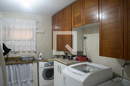 Casa à venda com 240m², 5 quartos e 3 vagasÁrea de Serviço