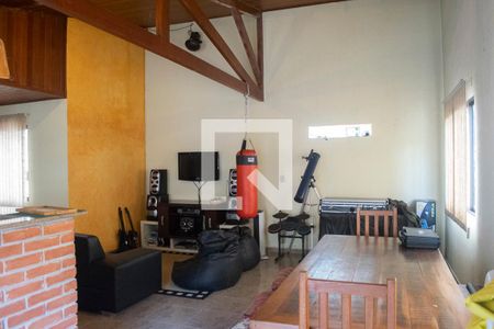 Casa à venda com 240m², 5 quartos e 3 vagasSalão