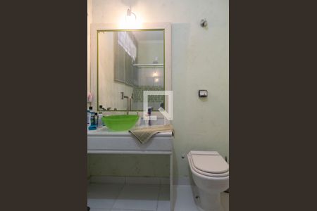 Casa à venda com 240m², 5 quartos e 3 vagasBanheiro quarto 1