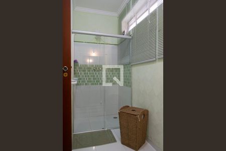 Casa à venda com 240m², 5 quartos e 3 vagasBanheiro quarto 1