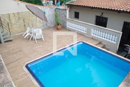 Casa à venda com 240m², 5 quartos e 3 vagasPiscina