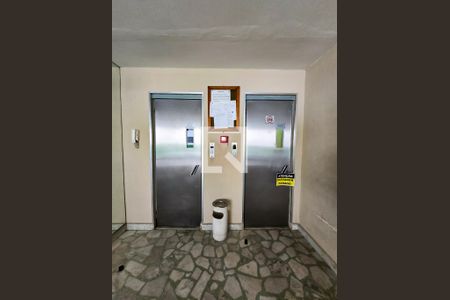 Apartamento para alugar com 75m², 2 quartos e sem vagaElevadores