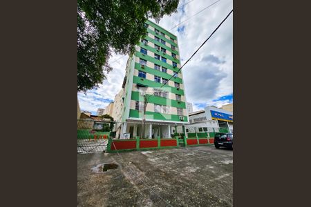 Apartamento para alugar com 75m², 2 quartos e sem vagaFachada
