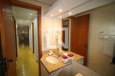 Apartamento à venda com 240m², 4 quartos e 3 vagasBanheiro