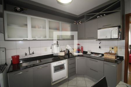 Apartamento à venda com 240m², 4 quartos e 3 vagasCozinha