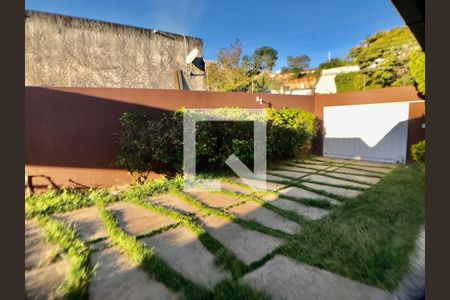 Casa à venda com 156m², 3 quartos e 6 vagas