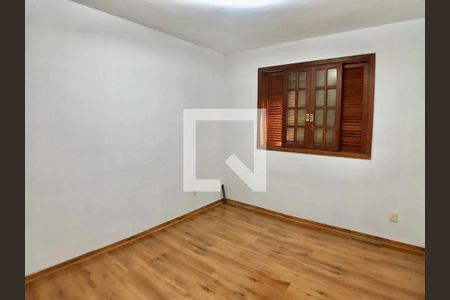 Casa à venda com 3 quartos, 156m² em Estoril, Belo Horizonte