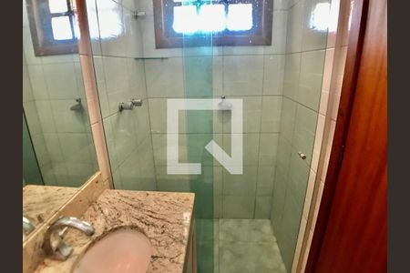 Casa à venda com 156m², 3 quartos e 6 vagas