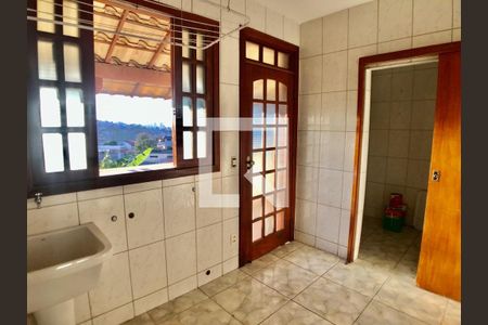 Casa à venda com 156m², 3 quartos e 6 vagas