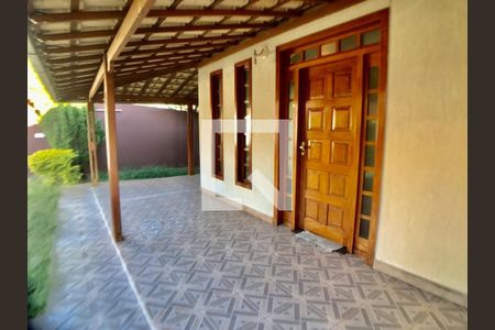 Casa à venda com 156m², 3 quartos e 6 vagas