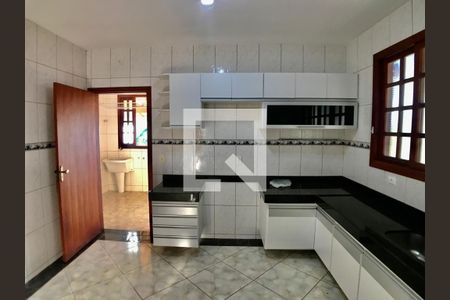 Casa à venda com 156m², 3 quartos e 6 vagas