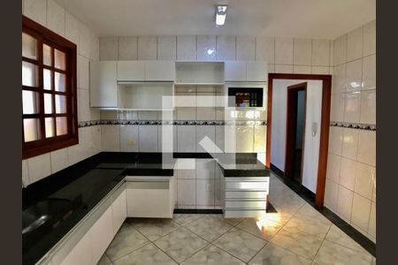 Casa à venda com 156m², 3 quartos e 6 vagas