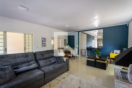 Sala de casa à venda com 3 quartos, 468m² em Medianeira, Porto Alegre