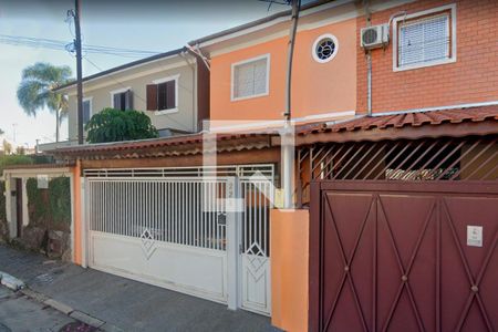 Casa à venda com 160m², 3 quartos e 2 vagas Casa à venda com 160m², 3 quartos e 2 vagasFachada