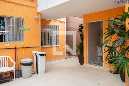 Casa à venda com 160m², 3 quartos e 2 vagas Casa à venda com 160m², 3 quartos e 2 vagasQuintal