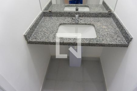 Apartamento para alugar com 38m², 2 quartos e sem vagaBanheiro