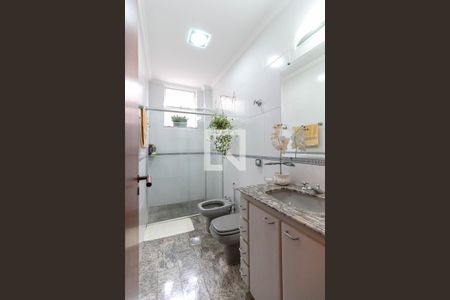 Apartamento à venda com 140m², 3 quartos e 2 vagas Apartamento à venda com 140m², 3 quartos e 2 vagasBanheiro Social