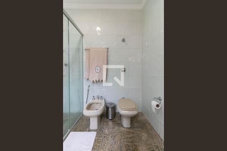 Apartamento à venda com 140m², 3 quartos e 2 vagas Apartamento à venda com 140m², 3 quartos e 2 vagasBanheiro da Suíte